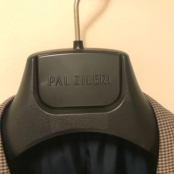 PAL ZILERI AMAZING CONDITION SUIT